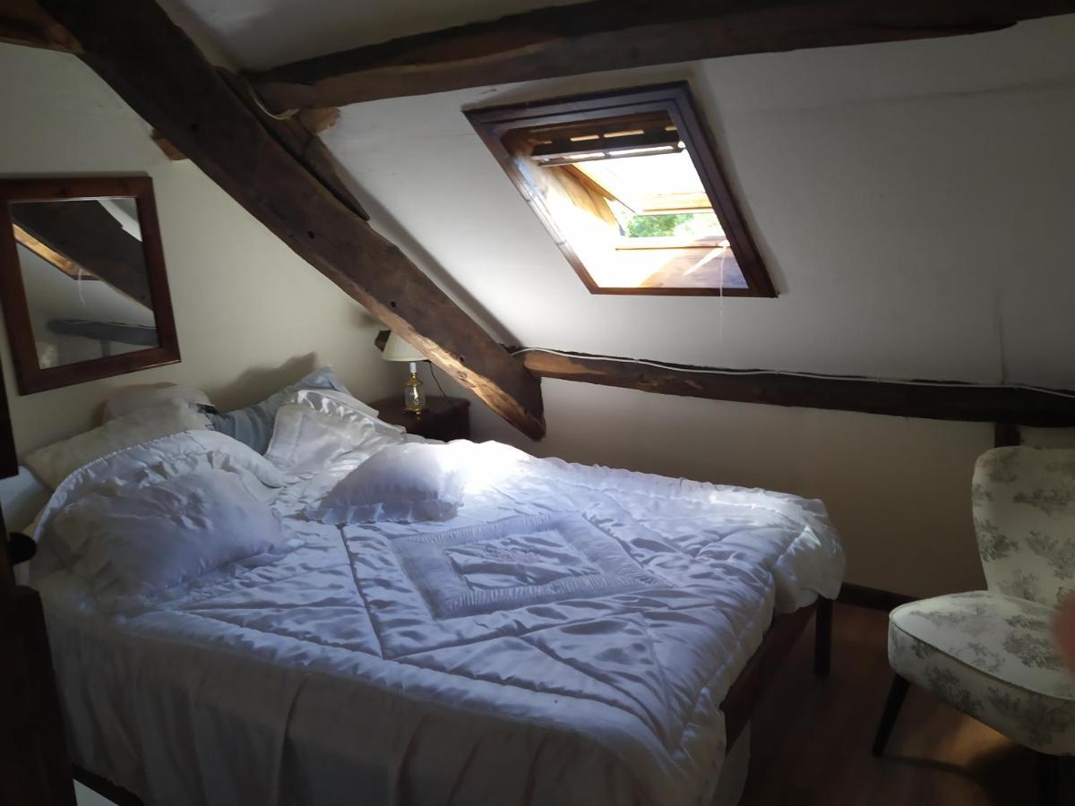 Maison En Granit Bleue Lanhelin 外观 照片