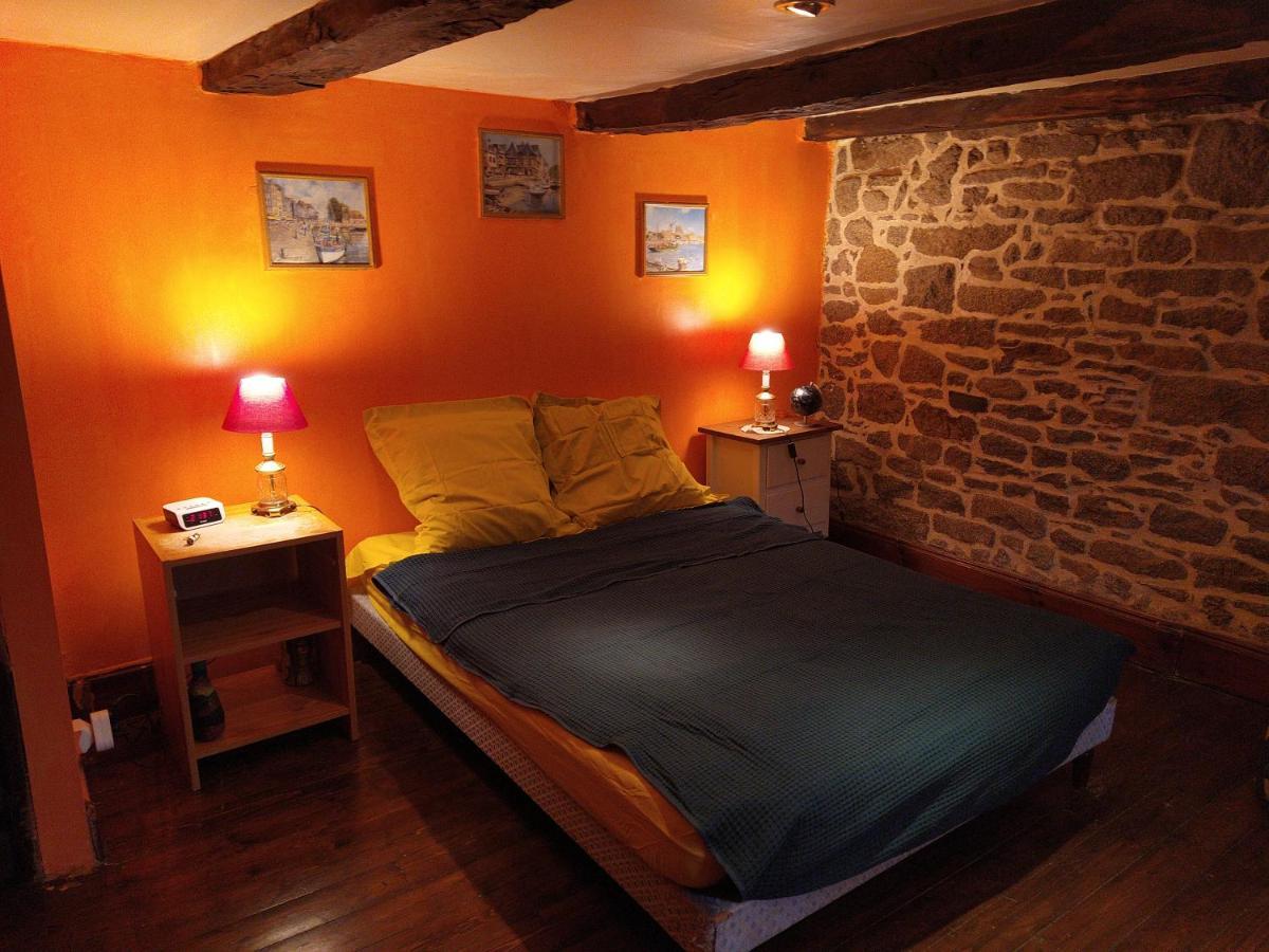 Maison En Granit Bleue Lanhelin 外观 照片