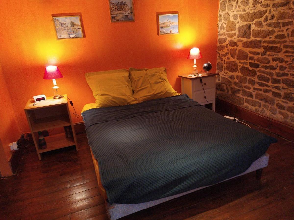 Maison En Granit Bleue Lanhelin 外观 照片