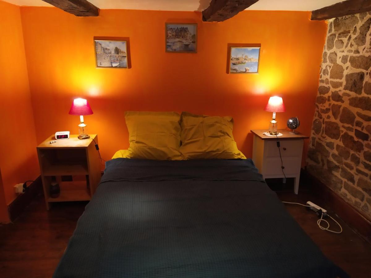 Maison En Granit Bleue Lanhelin 外观 照片