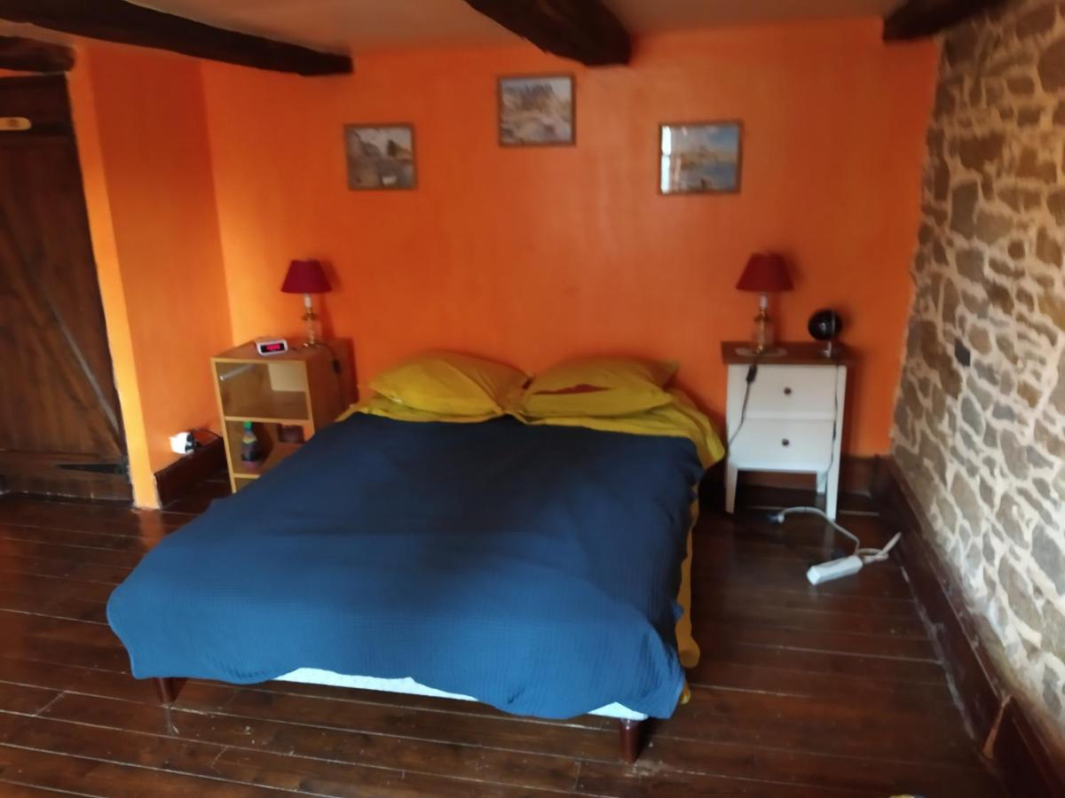 Maison En Granit Bleue Lanhelin 外观 照片